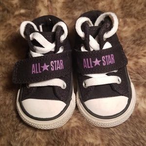 Toddler Converse w/Strap Sneakers